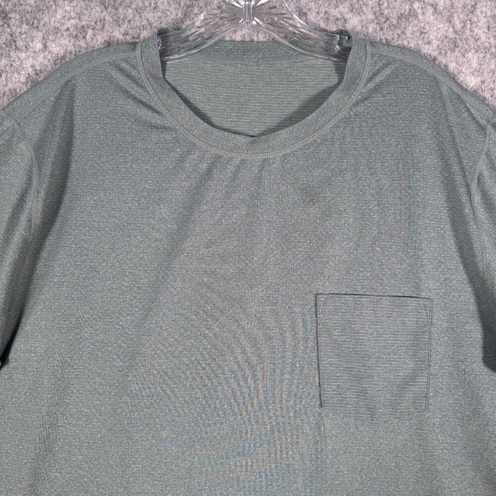 Vuori Tradewind Performance T Shirt Mens Large Green Blue Short Sleeve